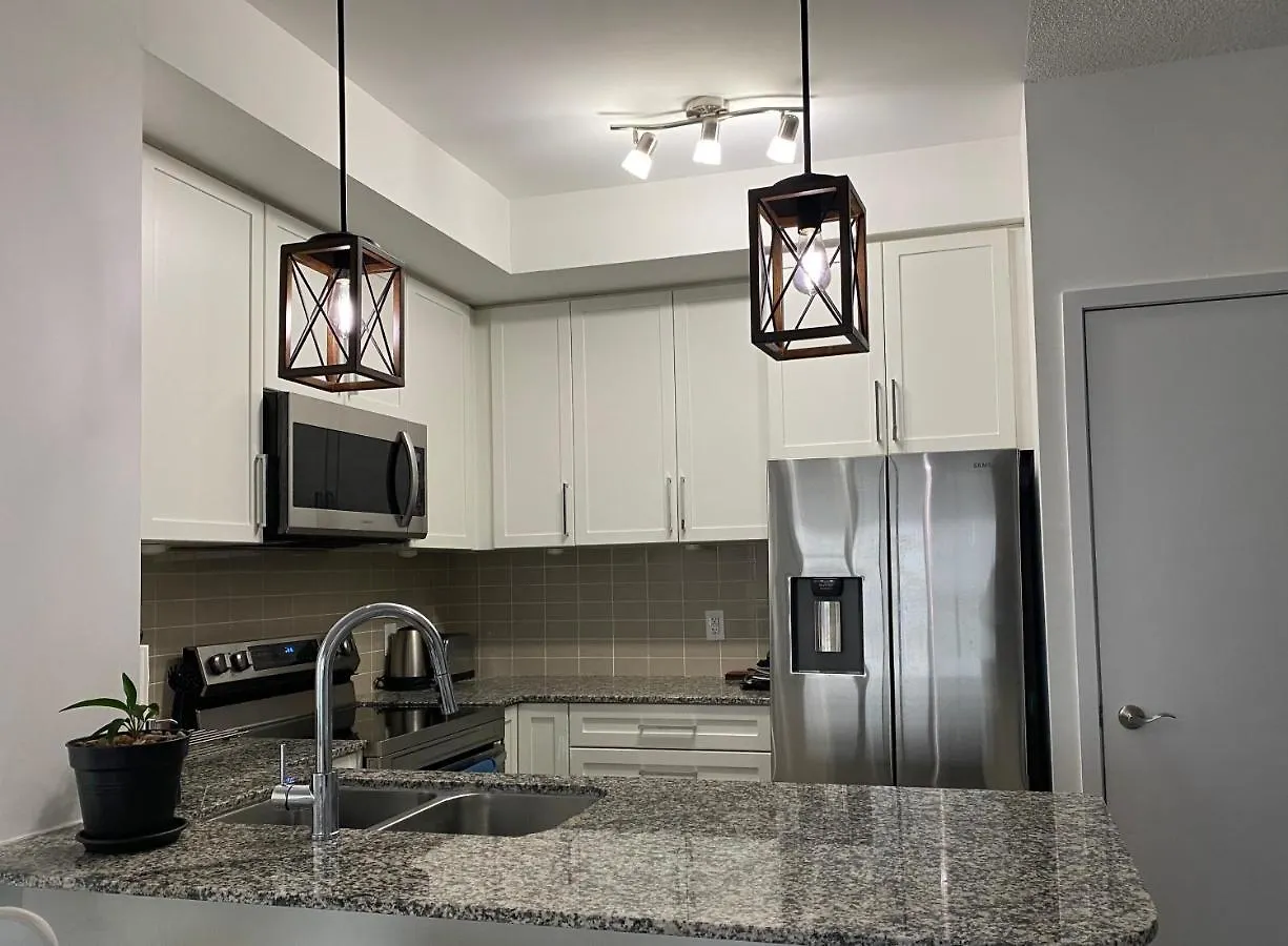 Luxury Condo With City Skyline Views - Mins To Yyz Toronto 0*,